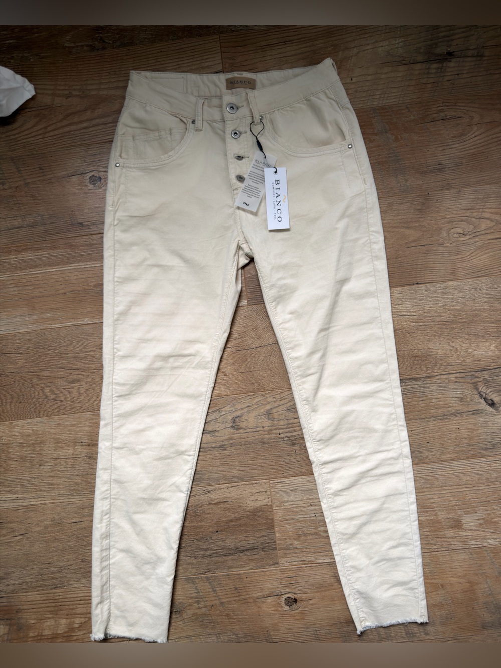 NWT Bianco Cream Soft Cord Skinny Jeans
